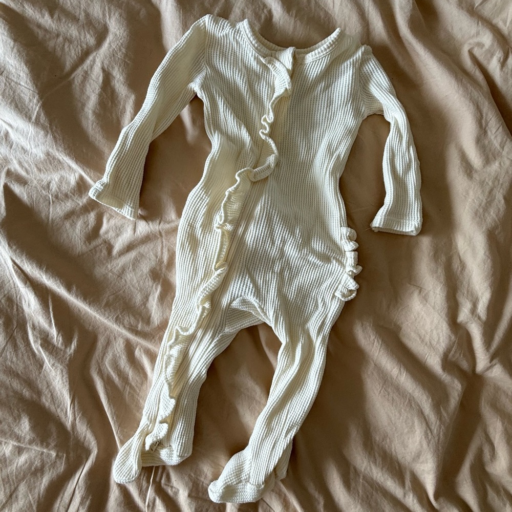 Cream Ruffled Baby 2-way zip